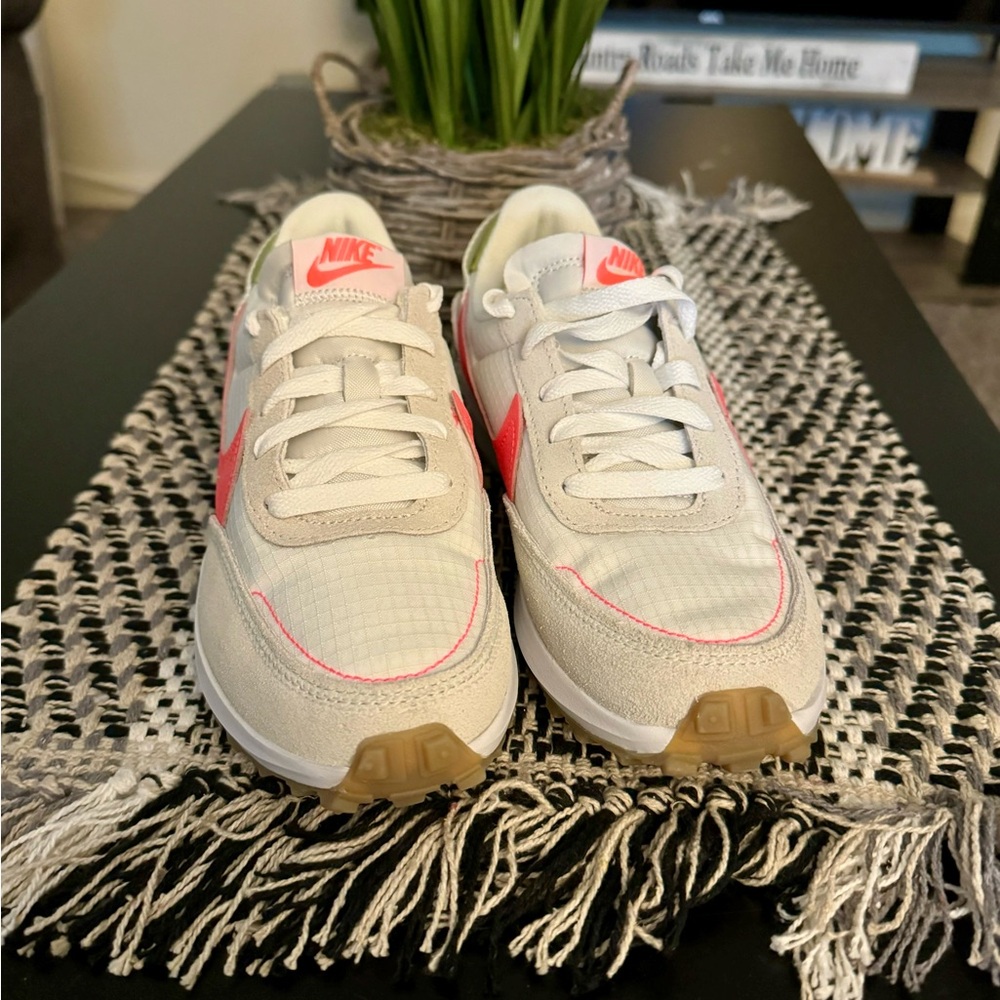 Brand new Nike waffle trainer sneakers size 6